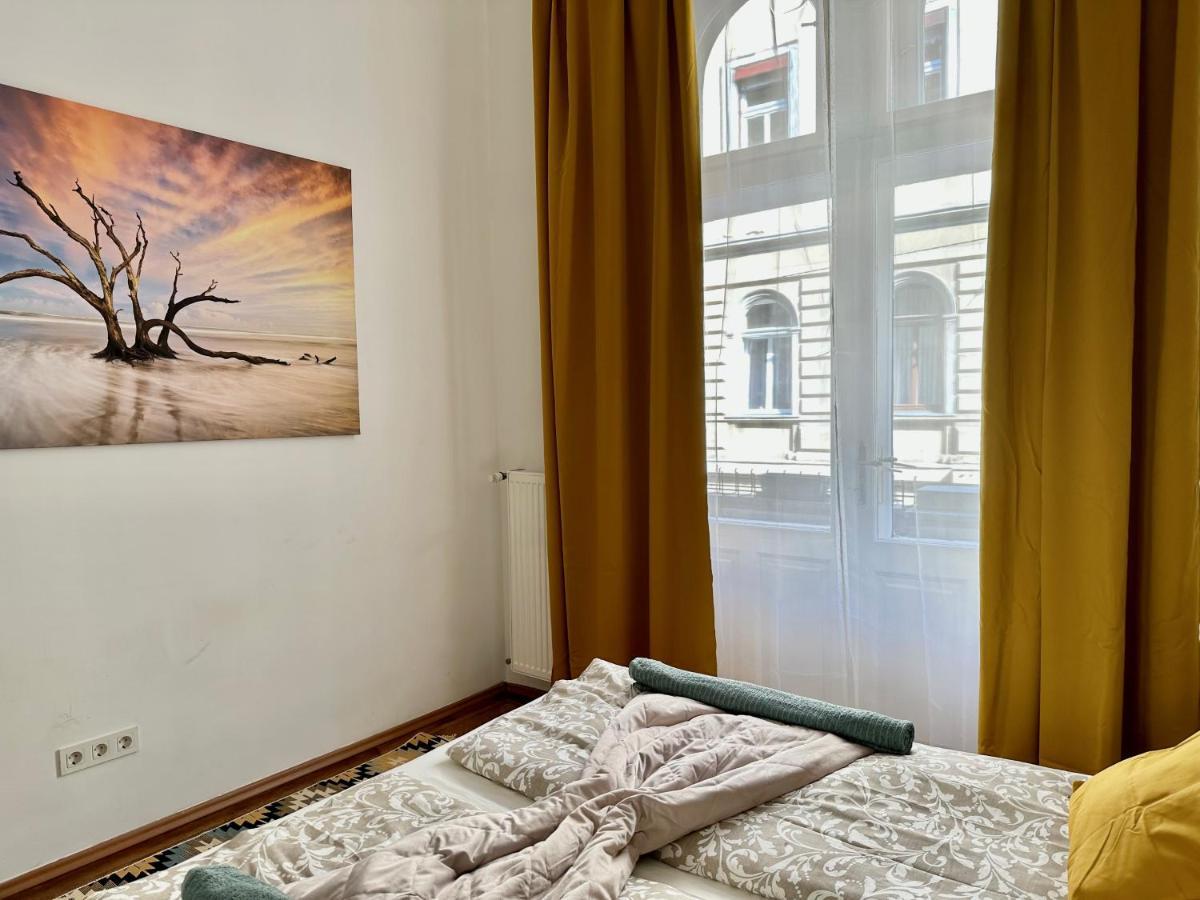 Weinerhouse Design Apartment Budapest Luaran gambar