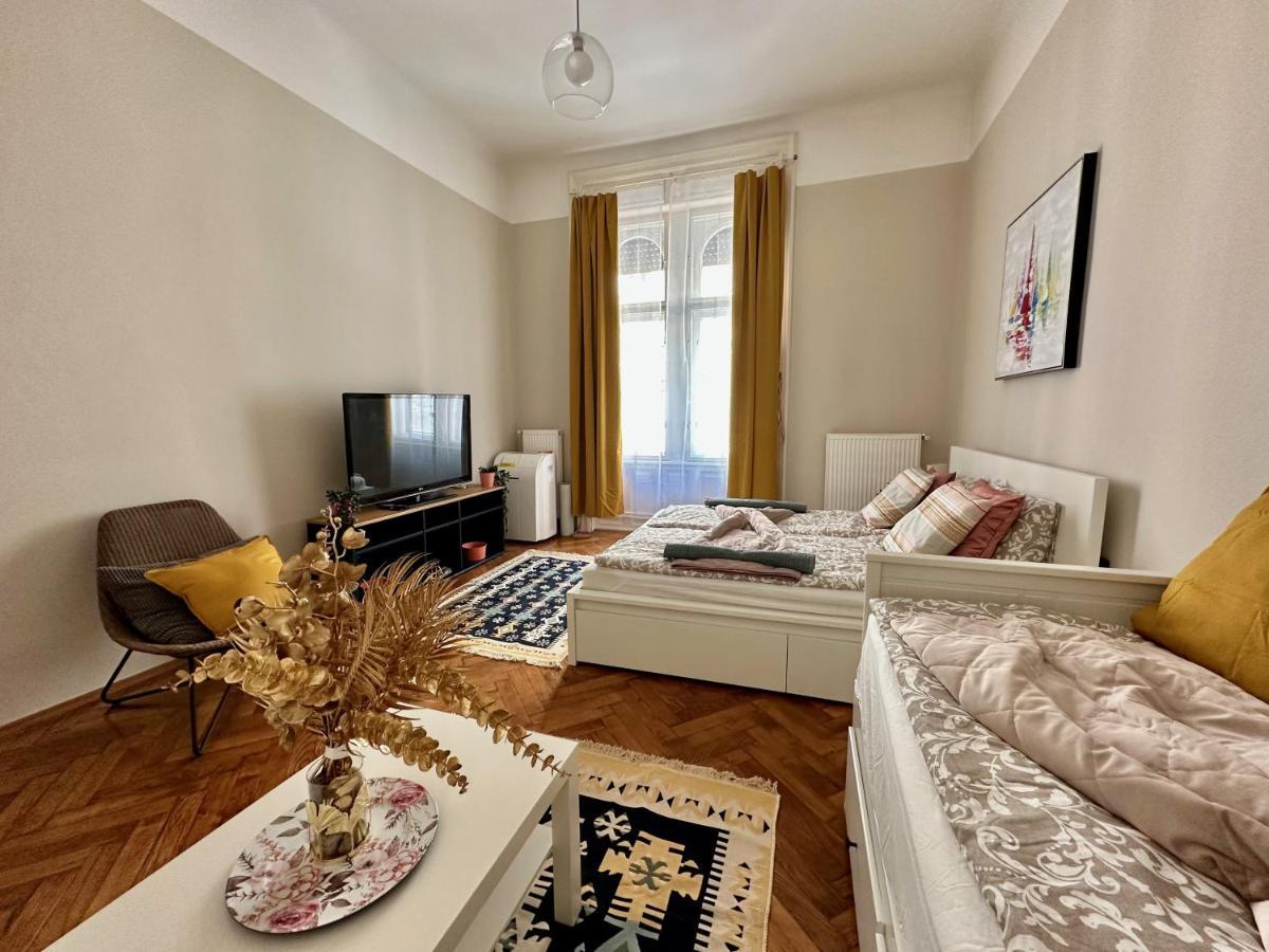 Weinerhouse Design Apartment Budapest Luaran gambar