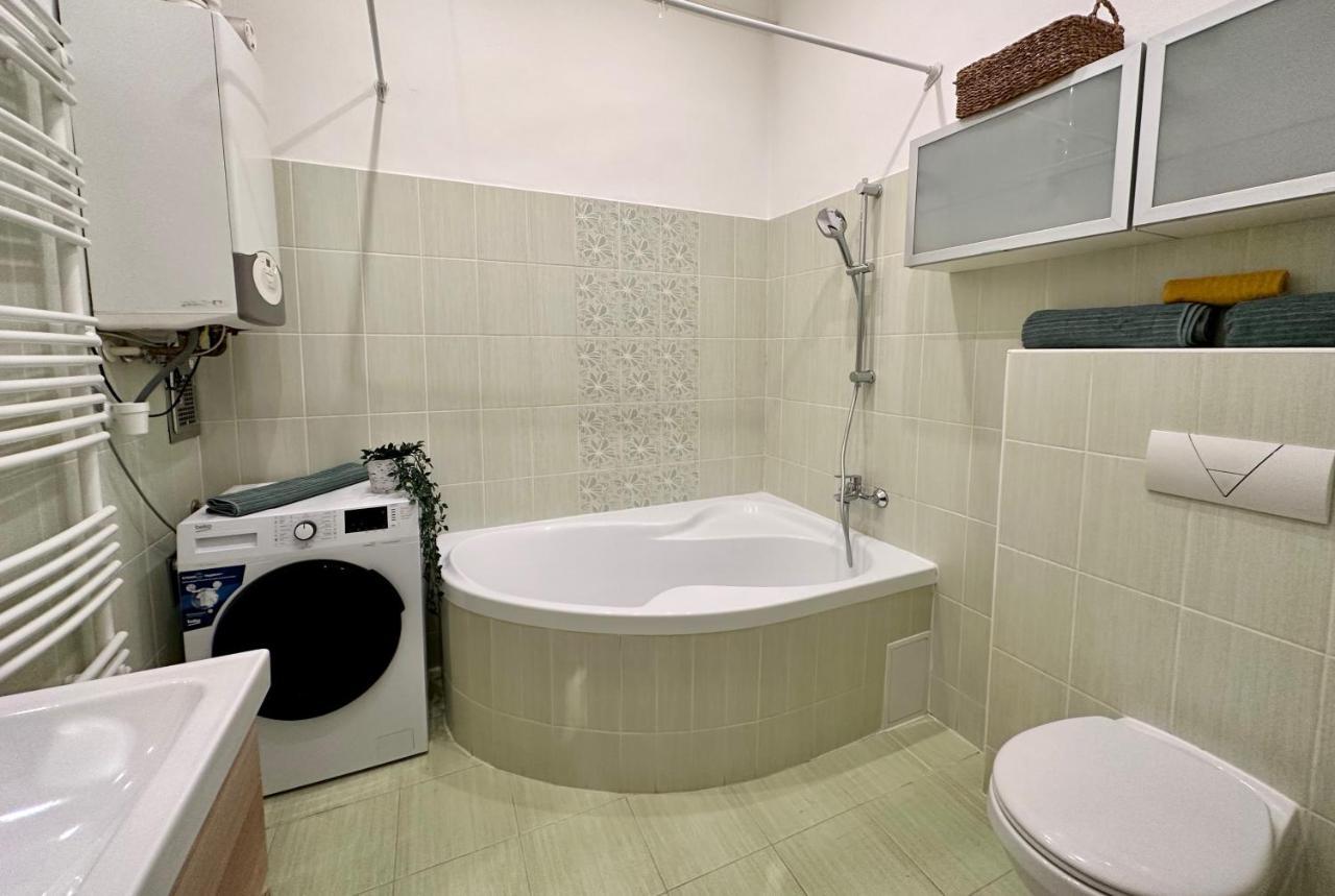 Weinerhouse Design Apartment Budapest Luaran gambar